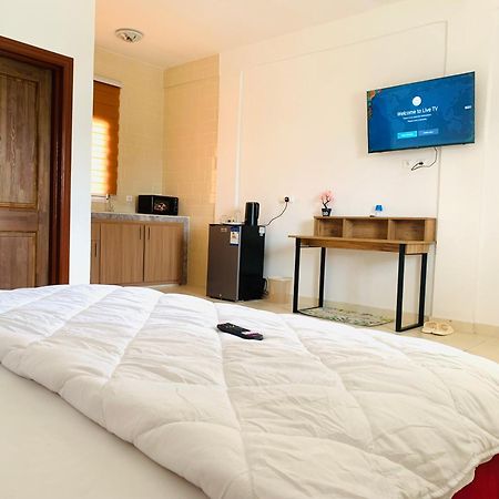 Namaste Hotel & Restaurant Libreville Buitenkant foto