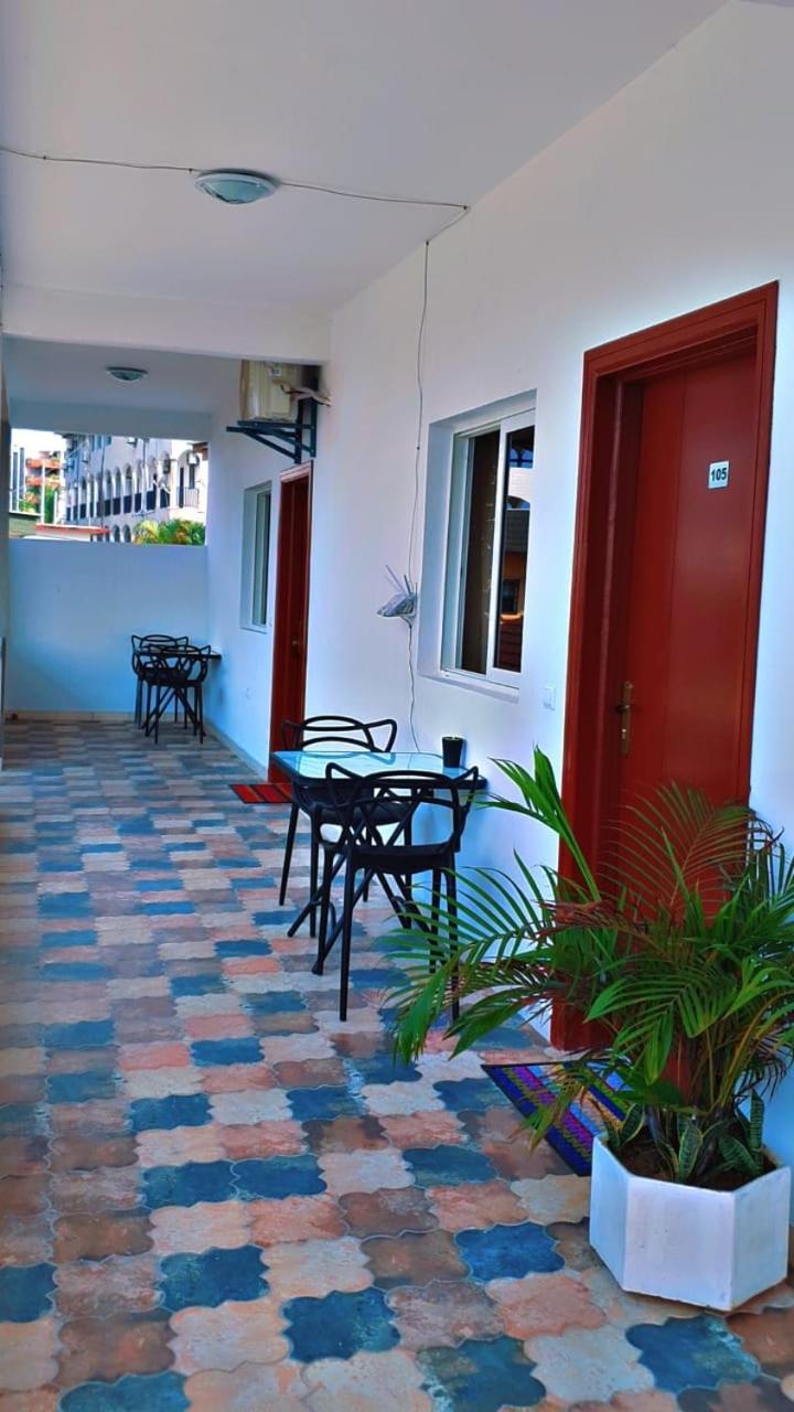 Namaste Hotel & Restaurant Libreville Buitenkant foto