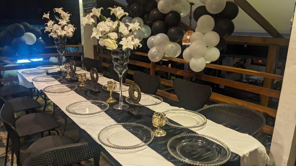 Namaste Hotel & Restaurant Libreville Buitenkant foto