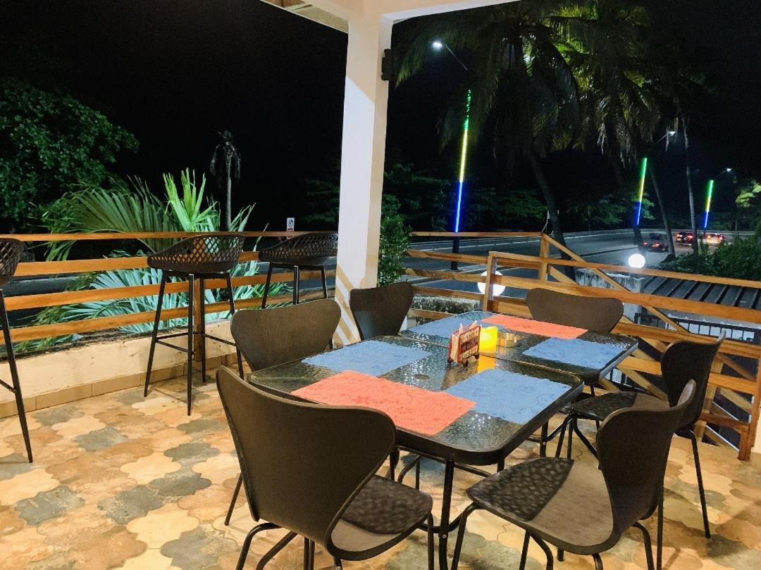 Namaste Hotel & Restaurant Libreville Buitenkant foto