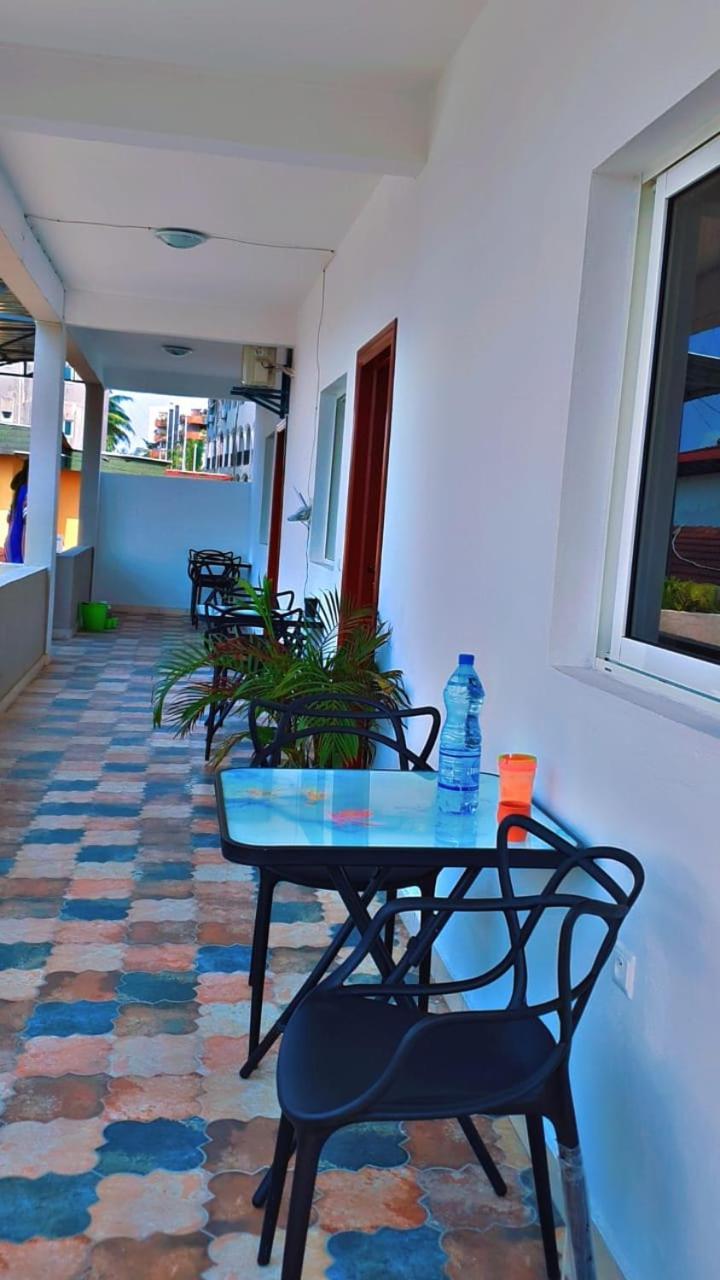 Namaste Hotel & Restaurant Libreville Buitenkant foto
